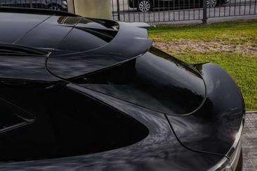 Aston Martin DBX 707 — photo 11