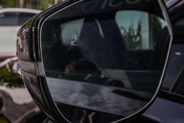 Aston Martin DBX 707 — photo 12