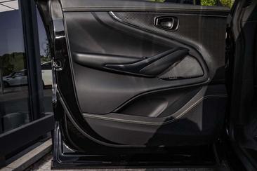 Aston Martin DBX 707 — photo 13