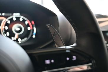 Aston Martin DBX S Malachite Green — photo 36