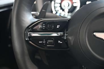 Aston Martin DBX S Malachite Green — photo 37