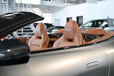 Aston Martin Vanquish Volante Q — photo 31