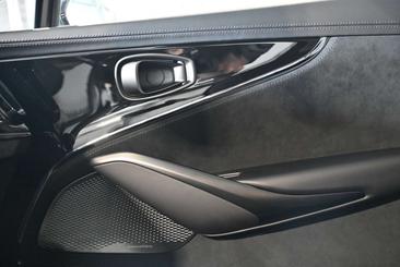 Aston Martin DBX S Malachite Green — photo 41