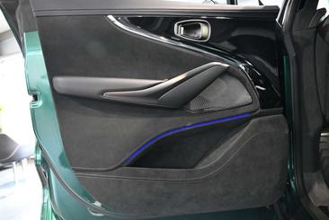 Aston Martin DBX S Malachite Green — photo 42