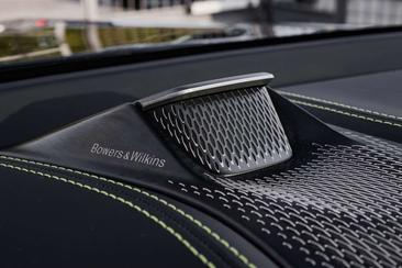 Aston Martin DBX 707 — photo 24