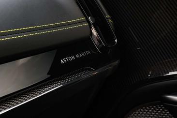 Aston Martin DBX 707 — photo 25