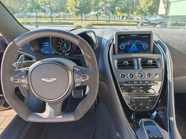 Aston Martin DBS 5.2 V12 770 Ultimate — photo 15
