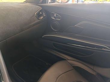 Aston Martin DBS 5.2 V12 770 Ultimate — photo 16