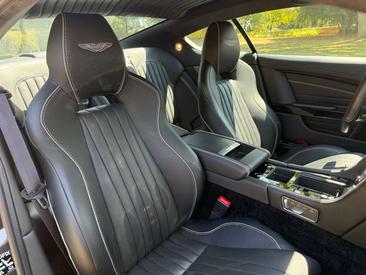 Aston Martin DB9 Coupe V12 5.9 GT — photo 31