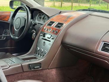 Aston Martin DB9 5.9 V12 — photo 8