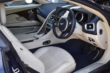 Aston Martin DB11 — photo 11