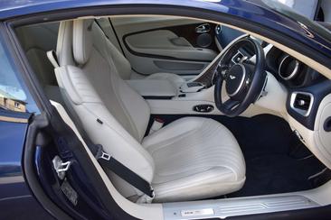 Aston Martin DB11 — photo 12