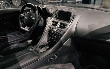 Aston Martin DBS Superleggera — photo 16
