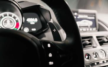 Aston Martin DBS Superleggera — photo 25