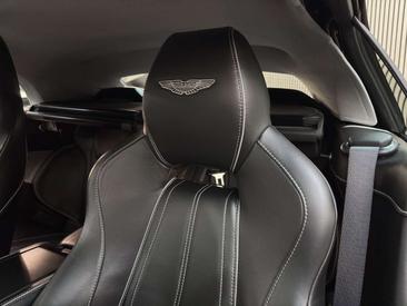 Aston Martin DB9 Volante — photo 11