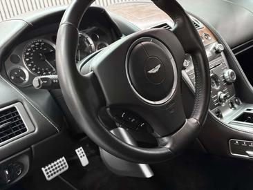 Aston Martin DB9 Volante — photo 12
