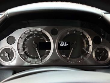 Aston Martin DB9 Volante — photo 13