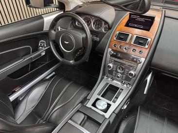 Aston Martin DB9 Volante — photo 15