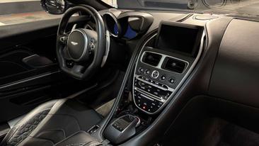 Aston Martin DBS Superleggera — photo 22