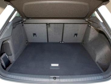 Audi Q3 TFSI E 45 TFSI E S Tronic — photo 11
