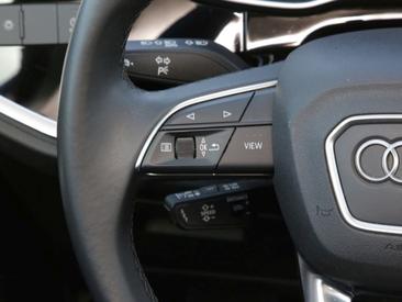 Audi Q3 TFSI E 45 TFSI E S Tronic — photo 18