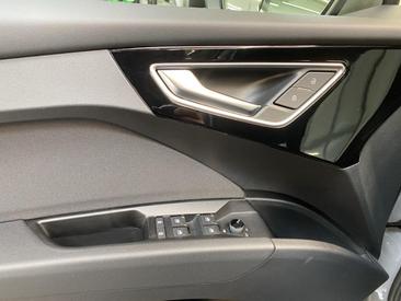 Audi Q4 E-tron 35 E-tron — photo 9