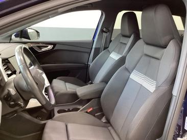 Audi Q4 E-tron 35 E-tron — photo 7