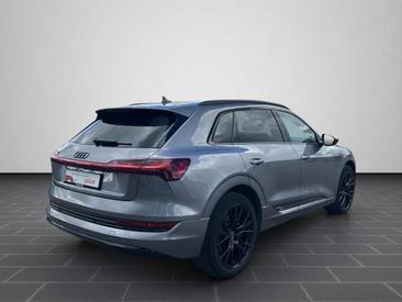 Audi E-tron Advanced 55 Quattro — photo 2