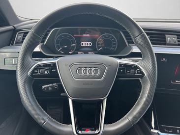 Audi E-tron Advanced 55 Quattro — photo 9