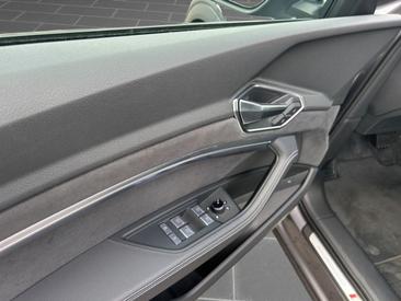 Audi E-tron Advanced 55 Quattro — photo 13