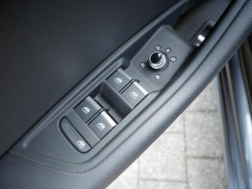 Audi A4 Avant S Line 40 TFSI S Tronic — photo 9