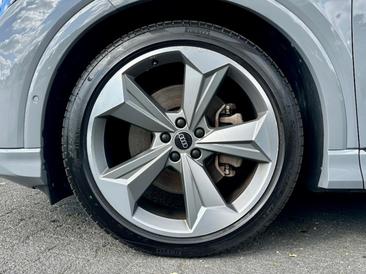 Audi Q4 E-tron 45 E-tron Quattro — photo 6