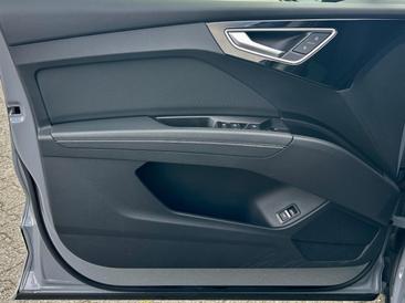 Audi Q4 E-tron 45 E-tron Quattro — photo 7