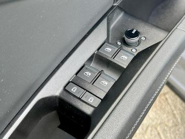Audi Q4 E-tron 45 E-tron Quattro — photo 8