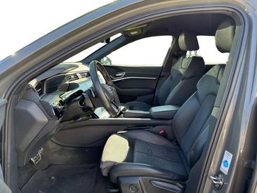 Audi Q8 E-tron S Line 50 E-tron Quattro — photo 8