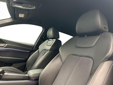 Audi Q8 E-tron S Line 50 E-tron Quattro — photo 10