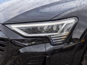 Audi Q8 E-tron S Line 50 E-tron Quattro — photo 9