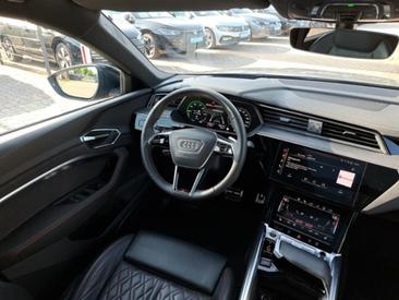 Audi Q8 E-tron S Line 55 E-tron Quattro — photo 15
