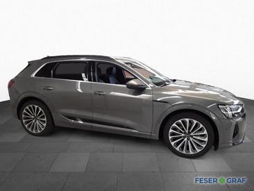 Audi Q8 E-tron Advanced 55 E-tron Quattro — photo 2