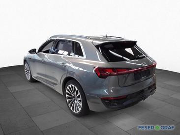 Audi Q8 E-tron Advanced 55 E-tron Quattro — photo 3