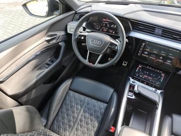 Audi Q8 E-tron S Line 55 E-tron Quattro — photo 14