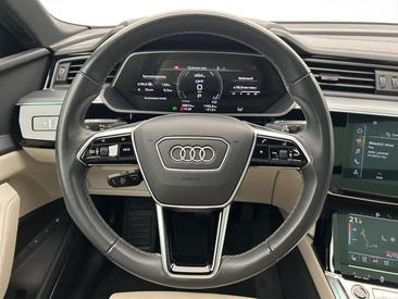Audi Q8 E-tron S Line 55 E-tron Quattro — photo 8