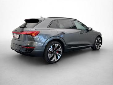 Audi Q8 E-tron S Line 55 E-tron Quattro — photo 16