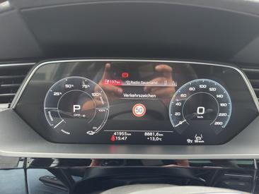 Audi Q8 E-tron S Line 55 E-tron Quattro — photo 10