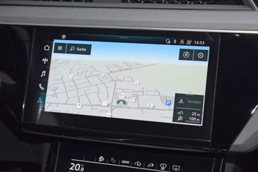 Audi Q8 E-tron S Line 55 E-tron Quattro — photo 10