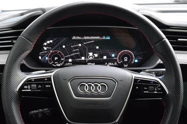 Audi Q8 E-tron S Line 55 E-tron Quattro — photo 11