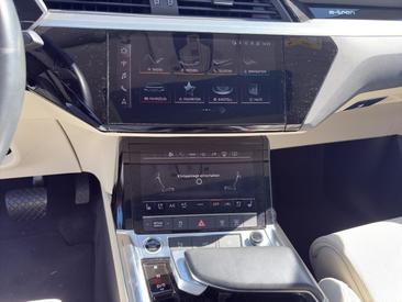 Audi Q8 Sportback E-tron Advanced 55 E-tron Quattro — photo 11