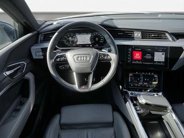 Audi Q8 E-tron Advanced 55 E-tron Quattro — photo 8