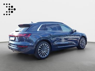Audi Q8 E-tron Advanced 55 E-tron Quattro — photo 18