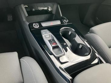 Audi Q6 SUV E-tron E-tron Performance — photo 14